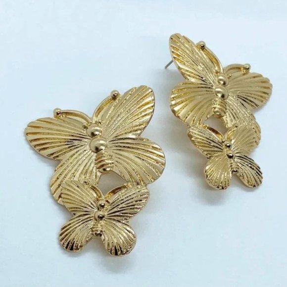 NEW! Butterfly Gold Earrings - Picture 4 of 4